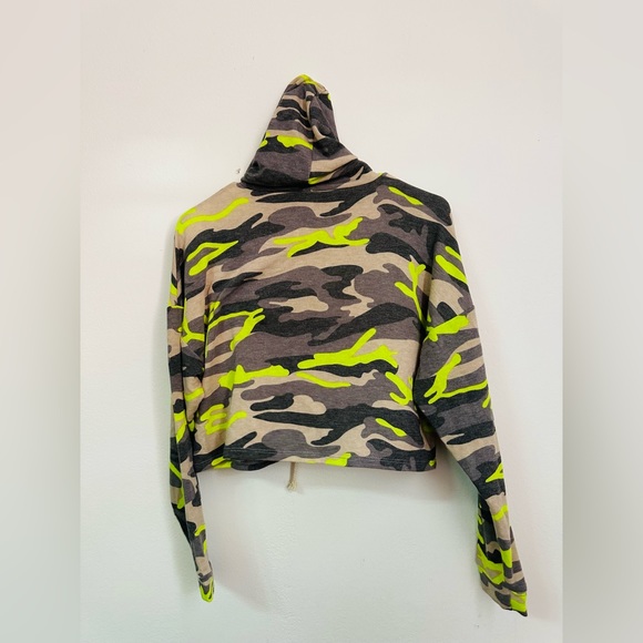 NEON CAMO BADWOOD CROPPED SWEATSHIRT SMALL - Picture 2 of 3
